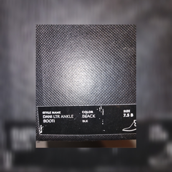 COACH Leather Dani Ankle Booti 7.5 New!!! - Picture 12 of 13